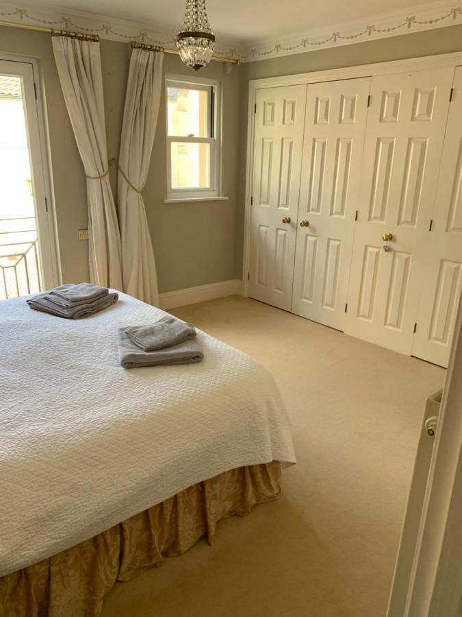 Circus Mews Townhouse:2 Beds:2 En-Suite Baths:Parking:City Centre:Quiet Area المظهر الخارجي الصورة