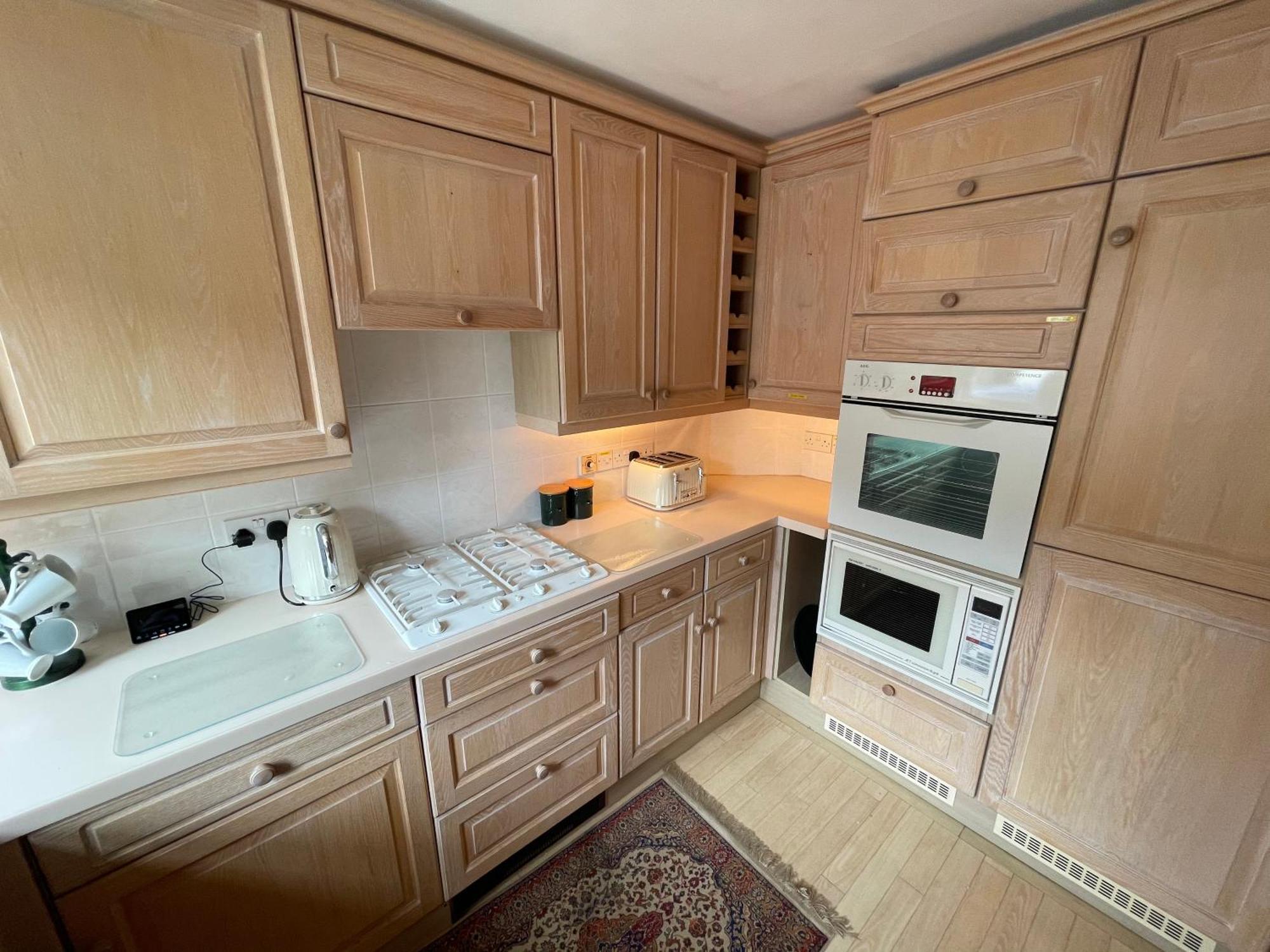 Circus Mews Townhouse:2 Beds:2 En-Suite Baths:Parking:City Centre:Quiet Area المظهر الخارجي الصورة