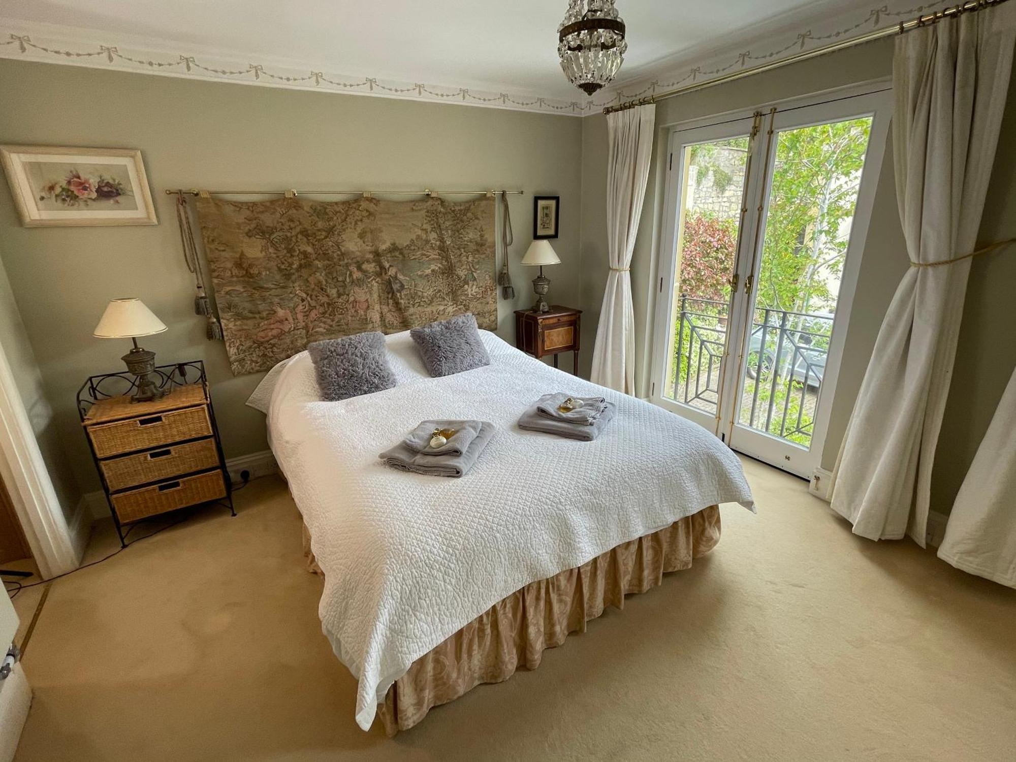 Circus Mews Townhouse:2 Beds:2 En-Suite Baths:Parking:City Centre:Quiet Area المظهر الخارجي الصورة